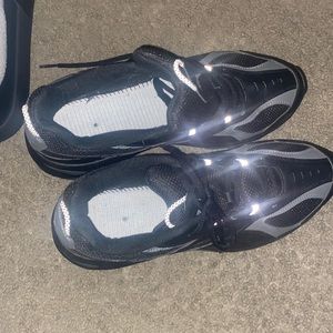 Men’s puma sneakers black size 10.5